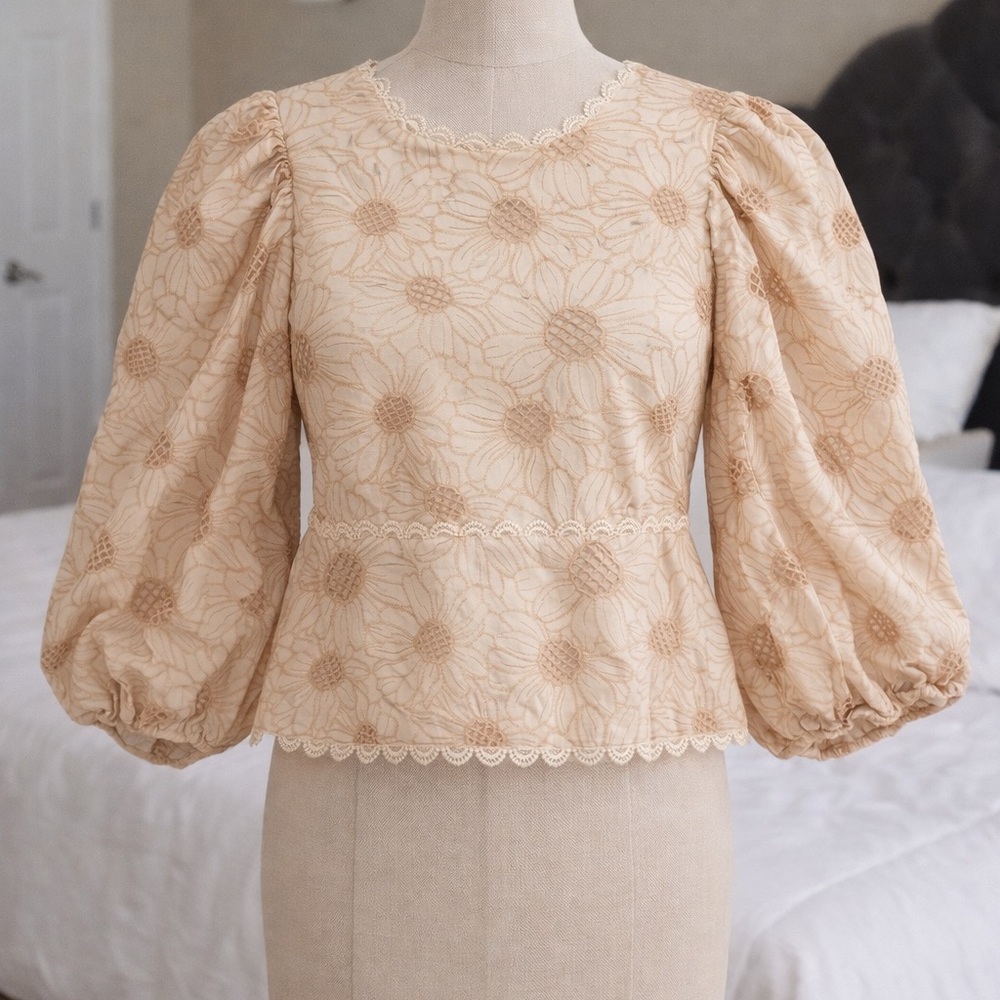 Express Cream Floral Puff-Sleeve Lace Trim Blouse